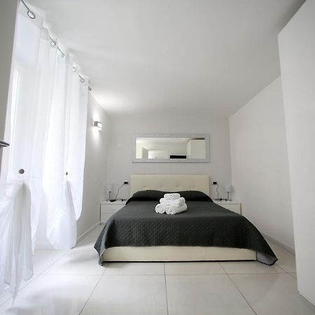 Live Naples Hotel Bagian luar foto